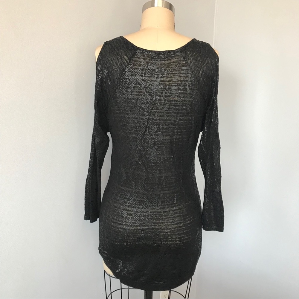 Cache Cold Shoulder Top - Picture 4 of 8